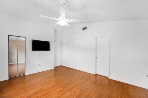 House in Pembroke Pines, Florida 4 bedrooms, 159.79 sq.m. № 2147141 - photo 20