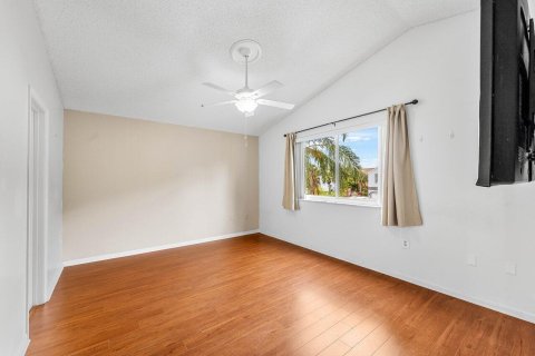 House in Pembroke Pines, Florida 4 bedrooms, 159.79 sq.m. № 2147141 - photo 19