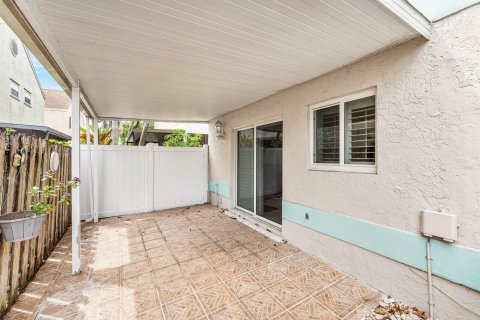 House in Pembroke Pines, Florida 4 bedrooms, 159.79 sq.m. № 2147141 - photo 27