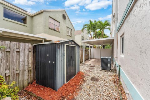 House in Pembroke Pines, Florida 4 bedrooms, 159.79 sq.m. № 2147141 - photo 28