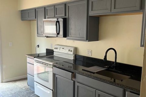 Townhouse in Sanford, Florida 3 bedrooms, 164.25 sq.m. № 2215369 - photo 8