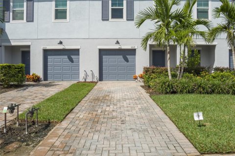 Adosado en venta en Palmetto, Florida, 3 dormitorios, 146.32 m2 № 1903518 - foto 2