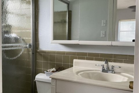 House in Tamarac, Florida 2 bedrooms, 124.67 sq.m. № 2086655 - photo 22