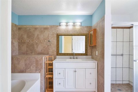 House in Deltona, Florida 3 bedrooms, 187.66 sq.m. № 1793929 - photo 29
