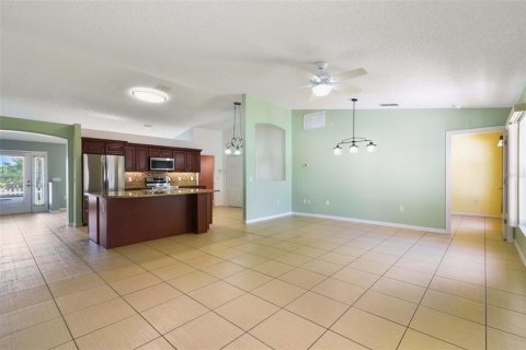 House in Deltona, Florida 3 bedrooms, 187.66 sq.m. № 1793929 - photo 15