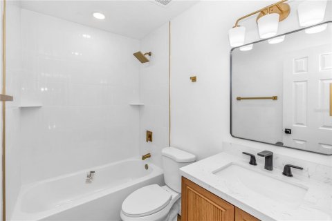 Casa en venta en Cocoa, Florida, 3 dormitorios, 165.74 m2 № 2137247 - foto 4