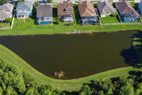 House in CONNERTON

 in Land O' Lakes, Florida 4 bedrooms, 212.19 sq.m. № 1876616 - photo 2