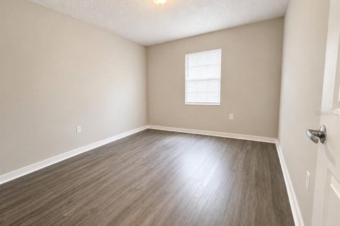 Townhouse in Winter Haven, Florida 2 bedrooms, 97.55 sq.m. № 2377790 - photo 8