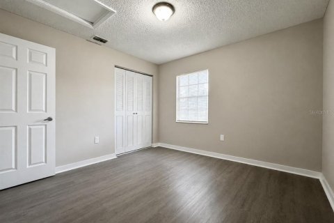 Townhouse in Winter Haven, Florida 2 bedrooms, 97.55 sq.m. № 2377790 - photo 13