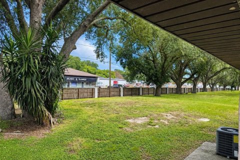 Townhouse in Winter Haven, Florida 2 bedrooms, 97.55 sq.m. № 2377790 - photo 15