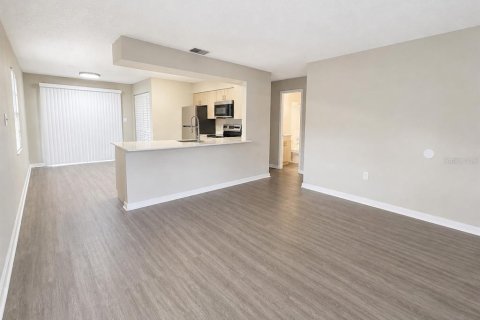 Townhouse in Winter Haven, Florida 2 bedrooms, 97.55 sq.m. № 2377790 - photo 4