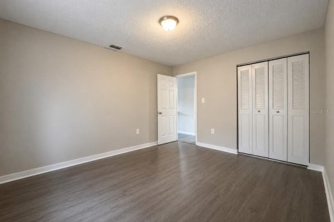 Townhouse in Winter Haven, Florida 2 bedrooms, 97.55 sq.m. № 2377790 - photo 9