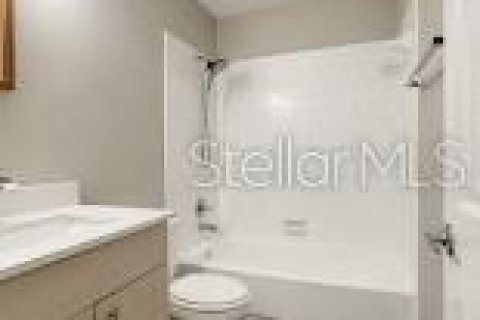 Townhouse in Winter Haven, Florida 2 bedrooms, 97.55 sq.m. № 2377790 - photo 16