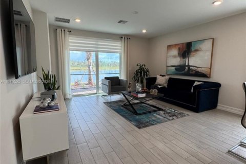 Villa ou maison à vendre à Punta Gorda, Floride: 2 chambres № 1997708 - photo 7