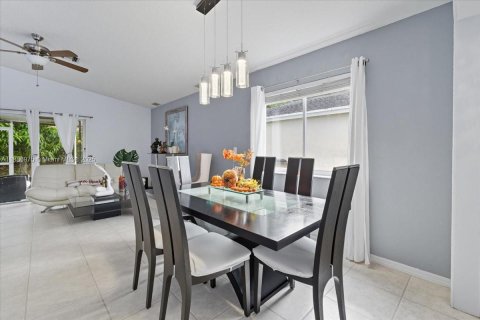 Купить виллу или дом в Дирфилд-Бич, Флорида 3 спальни, 131.74м2, № 1942194 - фото 11