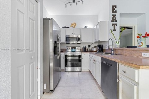 House in Deerfield Beach, Florida 3 bedrooms, 131.74 sq.m. № 1942194 - photo 8