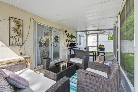 House in Deerfield Beach, Florida 3 bedrooms, 131.74 sq.m. № 1942194 - photo 15