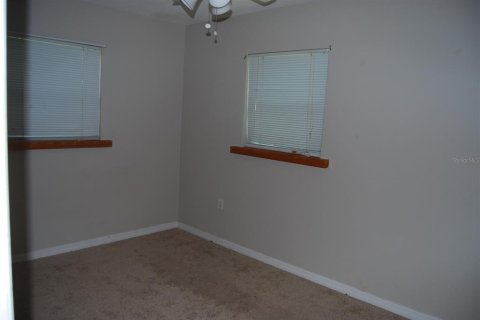 House in Saint Petersburg, Florida 3 bedrooms, 123.75 sq.m. № 1736840 - photo 13