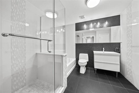 Condominio en alquiler en Tampa, Florida, 1 dormitorio, 78.6 m2 № 1905149 - foto 18