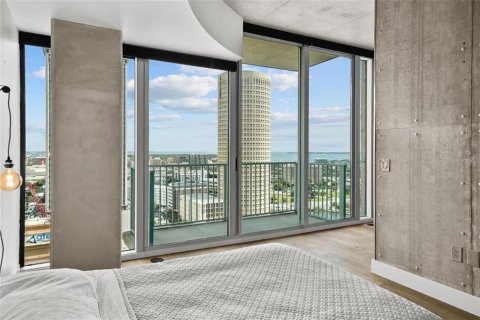 Condominio en alquiler en Tampa, Florida, 1 dormitorio, 78.6 m2 № 1905149 - foto 13
