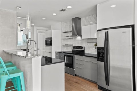 Condominio en alquiler en Tampa, Florida, 1 dormitorio, 78.6 m2 № 1905149 - foto 6