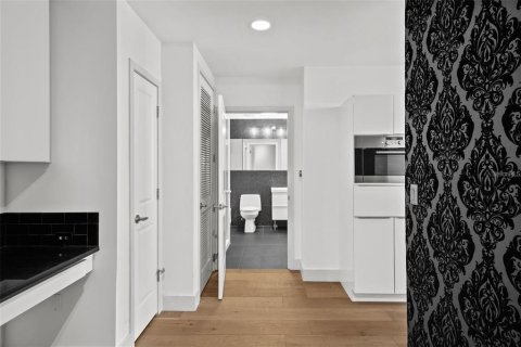 Condominio en alquiler en Tampa, Florida, 1 dormitorio, 78.6 m2 № 1905149 - foto 15