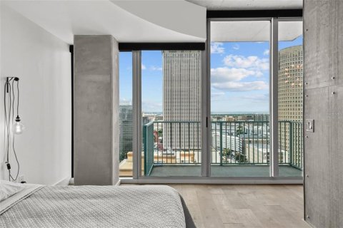 Condominio en alquiler en Tampa, Florida, 1 dormitorio, 78.6 m2 № 1905149 - foto 11