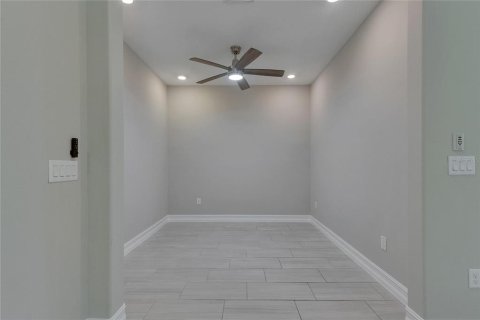 Adosado en venta en Wesley Chapel, Florida, 3 dormitorios, 190.17 m2 № 1520824 - foto 23