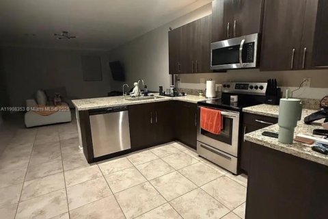Adosado en alquiler en Homestead, Florida, 3 dormitorios, 178 m2 № 1967893 - foto 7