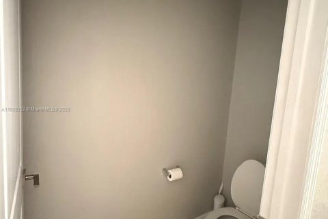 Adosado en alquiler en Homestead, Florida, 3 dormitorios, 178 m2 № 1967893 - foto 15