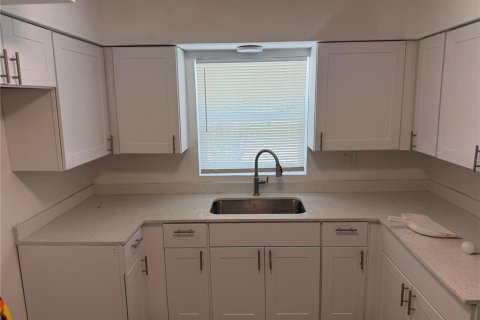 Villa ou maison à louer à Inverness, Floride: 3 chambres, 110.27 m2 № 2289482 - photo 4