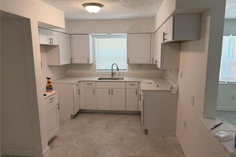 Villa ou maison à louer à Inverness, Floride: 3 chambres, 110.27 m2 № 2289482 - photo 5