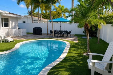 Villa ou maison à vendre à Lighthouse Point, Floride: 3 chambres, 165.83 m2 № 2273734 - photo 17