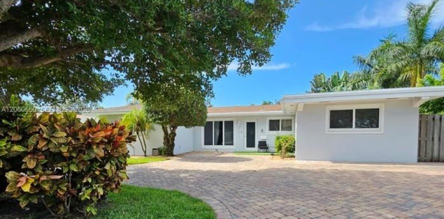 Villa ou maison à Lighthouse Point, Floride 3 chambres, 165.83 m2 № 2273734