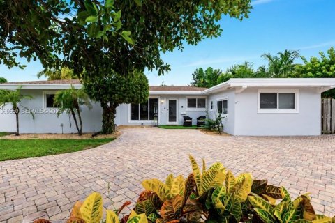Villa ou maison à vendre à Lighthouse Point, Floride: 3 chambres, 165.83 m2 № 2273734 - photo 2