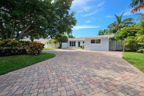 Villa ou maison à vendre à Lighthouse Point, Floride: 3 chambres, 165.83 m2 № 2273734 - photo 3