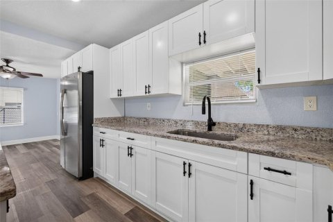Villa ou maison à vendre à Spring Hill, Floride: 2 chambres, 84.26 m2 № 2210328 - photo 7