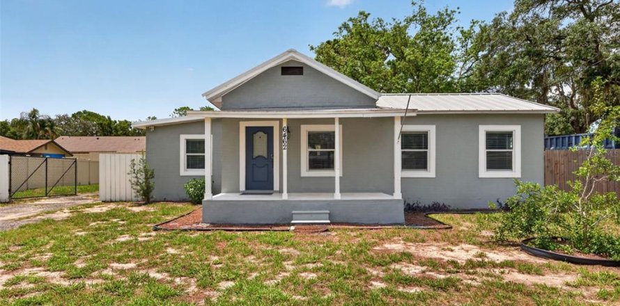 Villa ou maison à Spring Hill, Floride 2 chambres, 84.26 m2 № 2210328