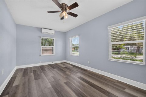 Villa ou maison à vendre à Spring Hill, Floride: 2 chambres, 84.26 m2 № 2210328 - photo 13