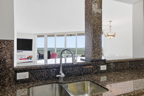 Copropriété à vendre à Hollywood, Floride: 2 chambres, 184.69 m2 № 2243239 - photo 24