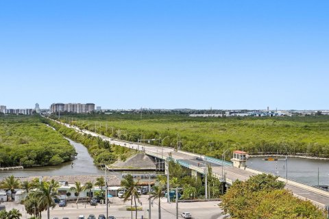 Copropriété à vendre à Hollywood, Floride: 2 chambres, 184.69 m2 № 2243239 - photo 29