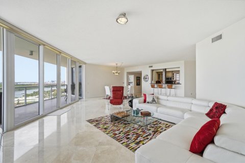 Copropriété à vendre à Hollywood, Floride: 2 chambres, 184.69 m2 № 2243239 - photo 13