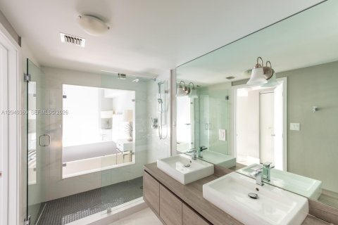 Condo in Sunny Isles Beach, Florida, 2 bedrooms  № 2086351 - photo 26