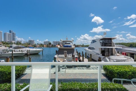 Condo in Sunny Isles Beach, Florida, 2 bedrooms  № 2086351 - photo 8