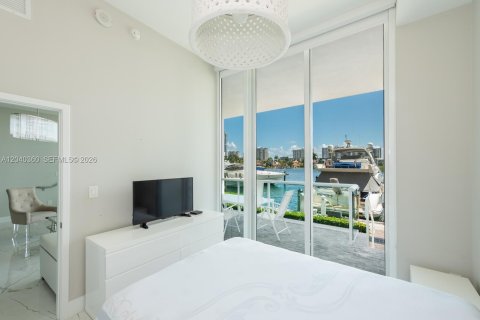 Condo in Sunny Isles Beach, Florida, 2 bedrooms  № 2086351 - photo 13