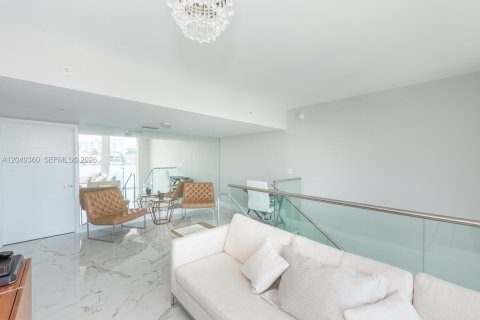 Condo in Sunny Isles Beach, Florida, 2 bedrooms  № 2086351 - photo 18