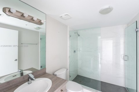 Condo in Sunny Isles Beach, Florida, 2 bedrooms  № 2086351 - photo 20