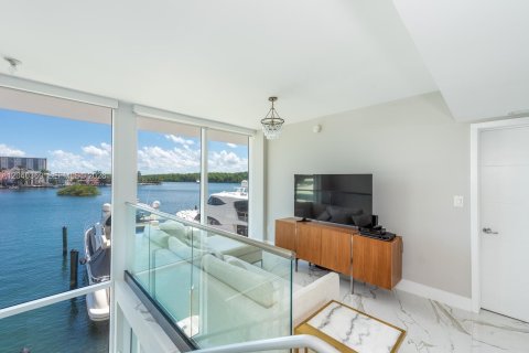 Condo in Sunny Isles Beach, Florida, 2 bedrooms  № 2086351 - photo 19