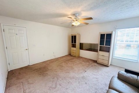 House in New Port Richey, Florida 3 bedrooms, 133.97 sq.m. № 1690377 - photo 12
