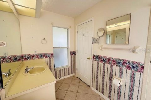 House in New Port Richey, Florida 3 bedrooms, 133.97 sq.m. № 1690377 - photo 26